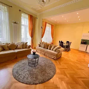 Jurincom Sadova Karlsbad