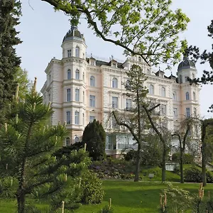 4* Hotell Bristol Palace